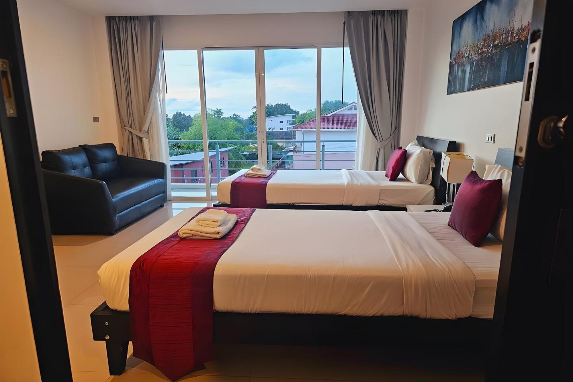One World One Home Naiharn Hotel Rawai Екстериор снимка