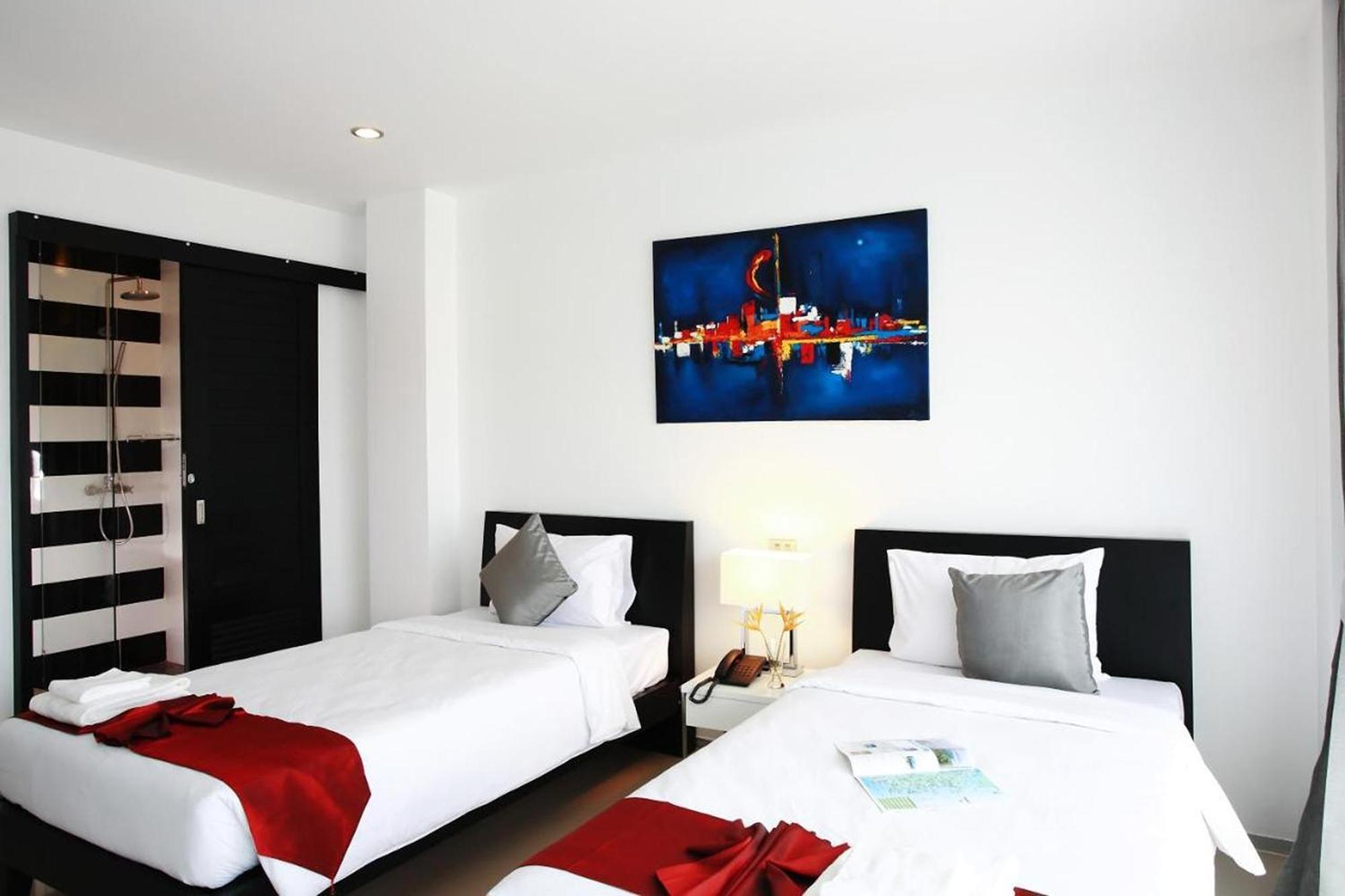 One World One Home Naiharn Hotel Rawai Екстериор снимка