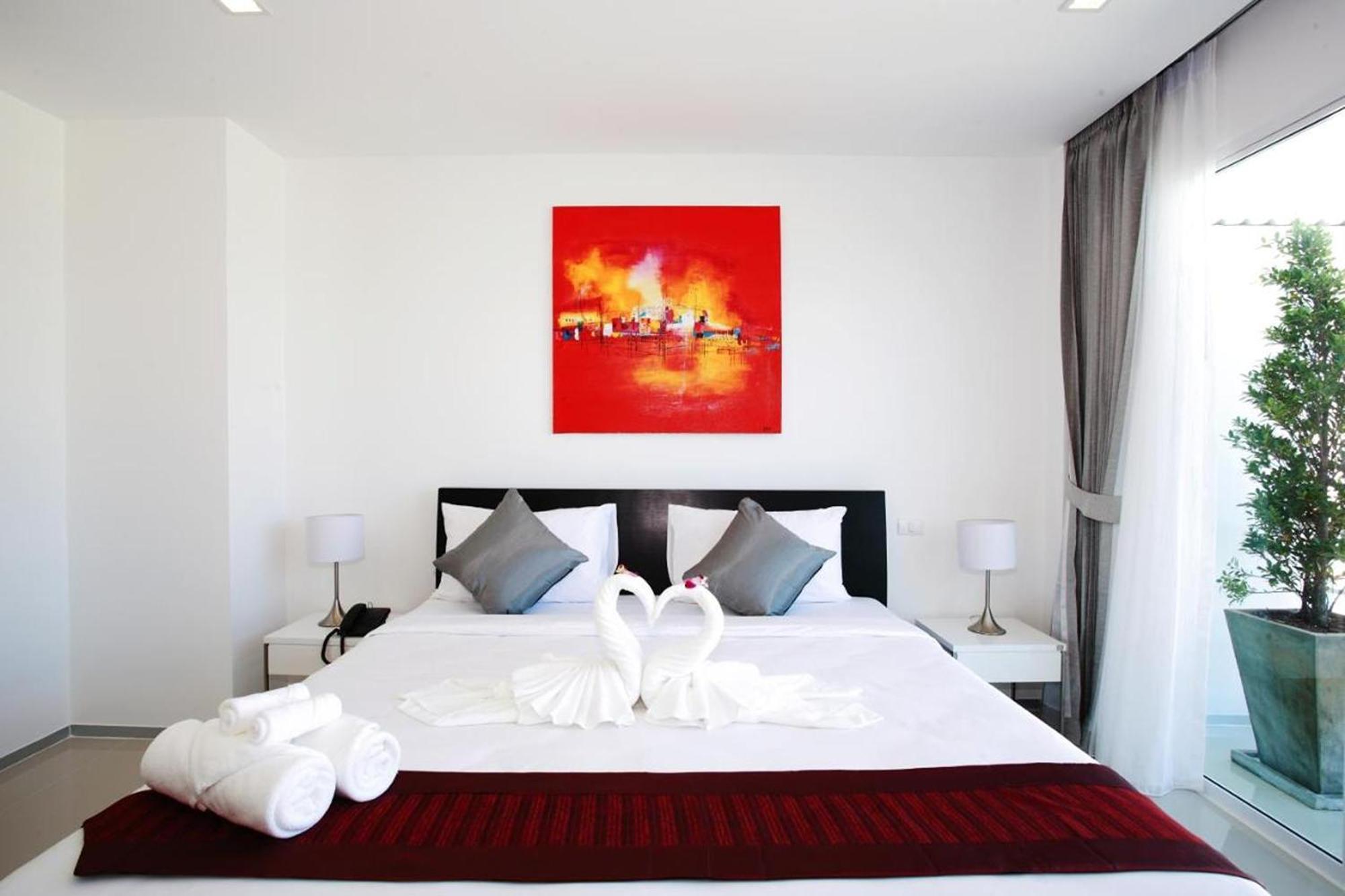 One World One Home Naiharn Hotel Rawai Екстериор снимка