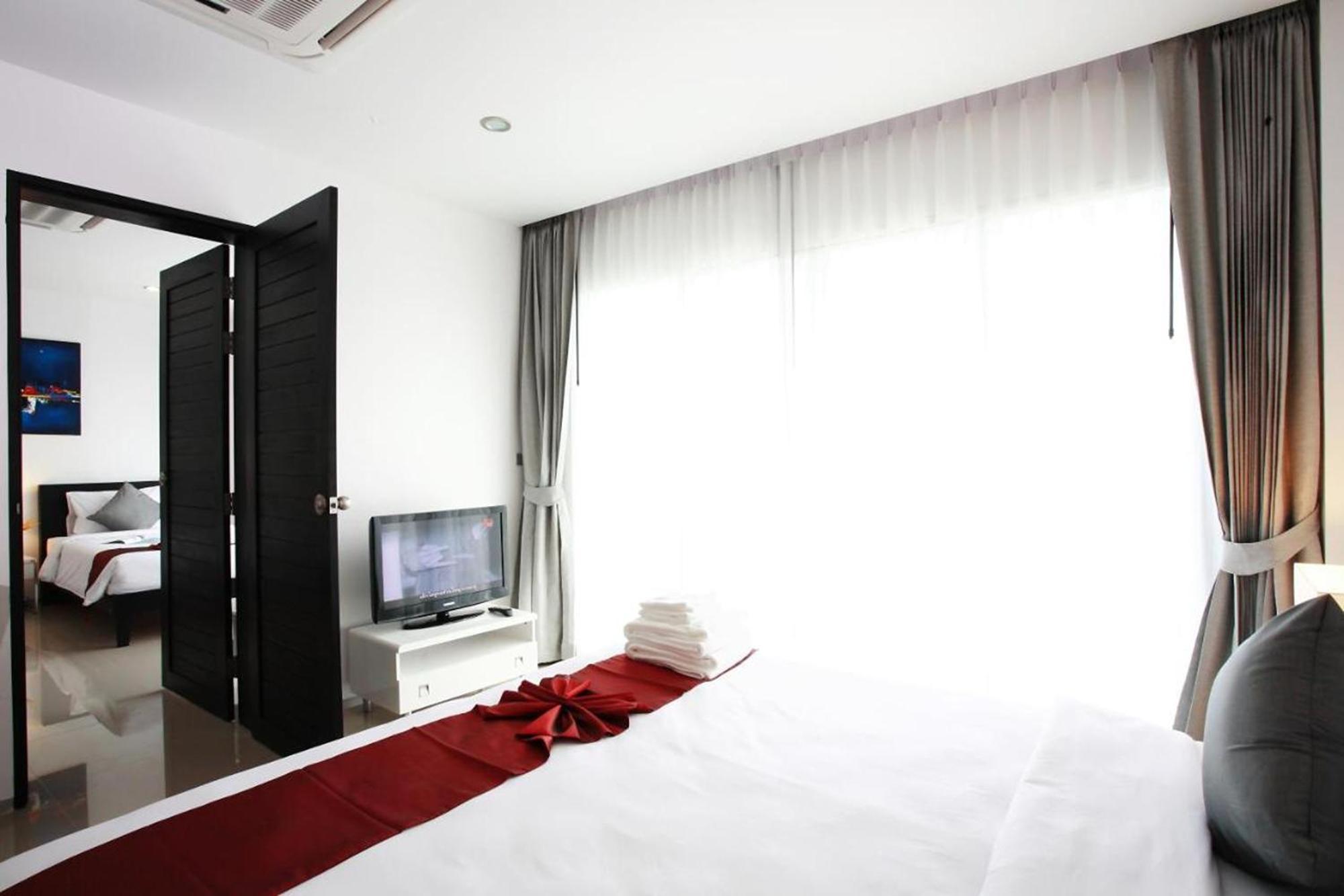 One World One Home Naiharn Hotel Rawai Екстериор снимка