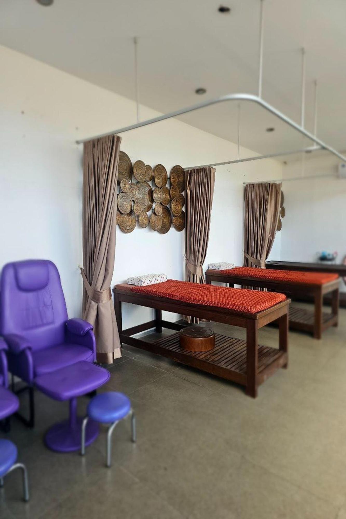 One World One Home Naiharn Hotel Rawai Екстериор снимка
