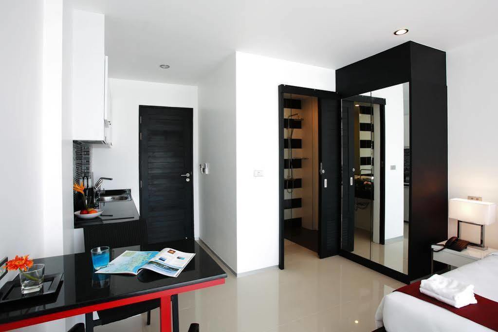 One World One Home Naiharn Hotel Rawai Екстериор снимка